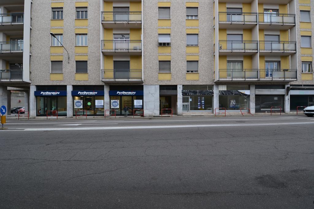 Magenta Apartment Varese Luaran gambar