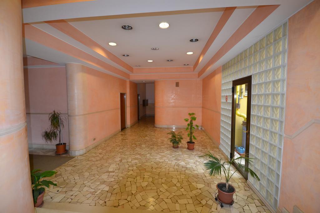 Magenta Apartment Varese Luaran gambar